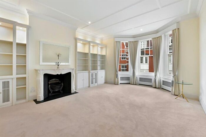2 Bedroom Flat To Rent In Sloane Court West, London, SW3