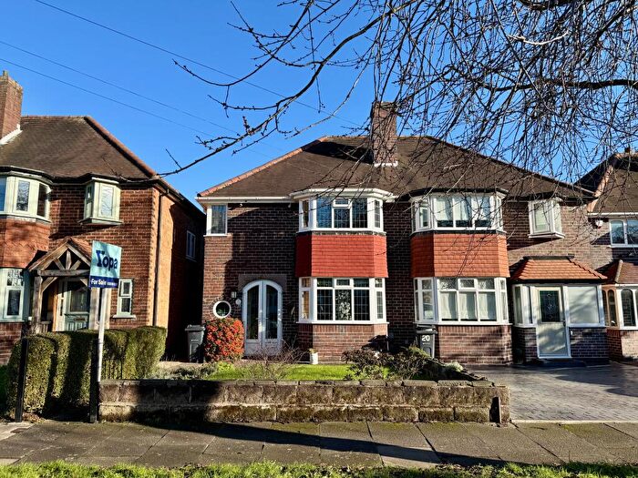 3 Bedroom Semi Detached House For Sale In Vibart Road, Yardley, Birmingham, B26