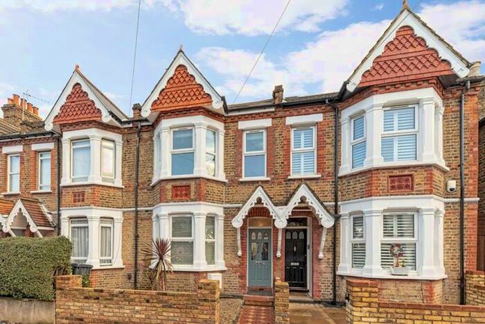 3 Bedroom Property To Rent In Grosvenor Road, London, W7