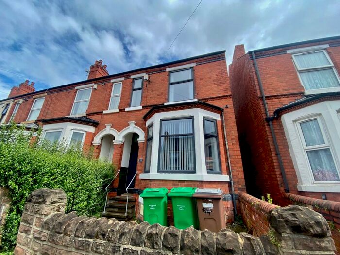 3 Bedroom House To Rent In Leslie Road, NG7