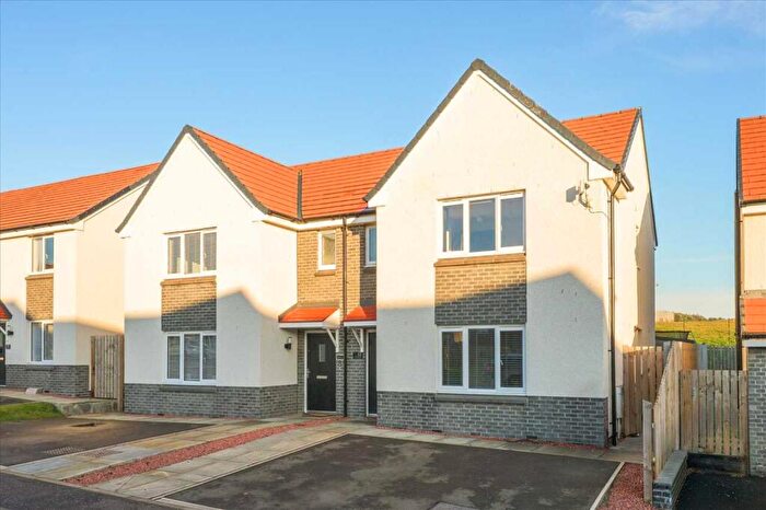 3 Bedroom Semi-detached Villa For Sale In Hawk Street, Dunfermline, KY11