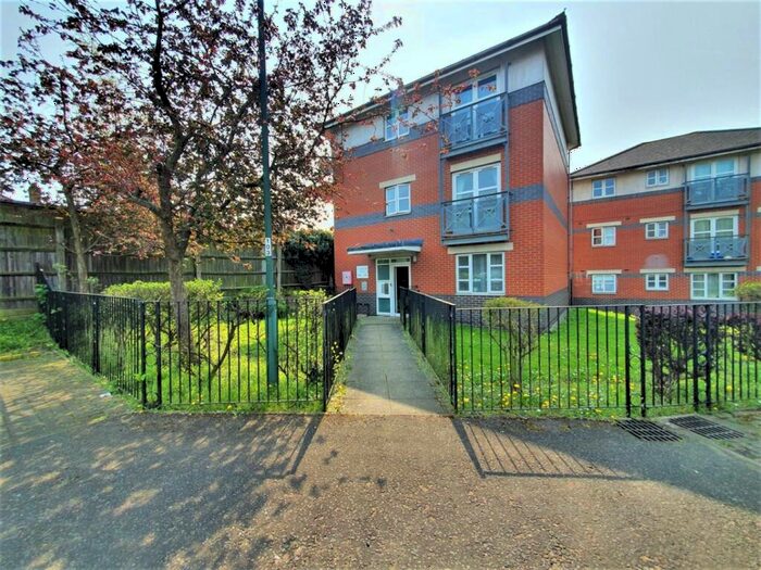 1 Bedroom Flat To Rent In De Havilland Road, Edgware, Greater London, HA8