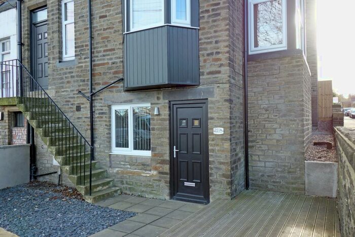 2 Bedroom Flat To Rent In Bingley Road, Saltaire, Bradford, BD18