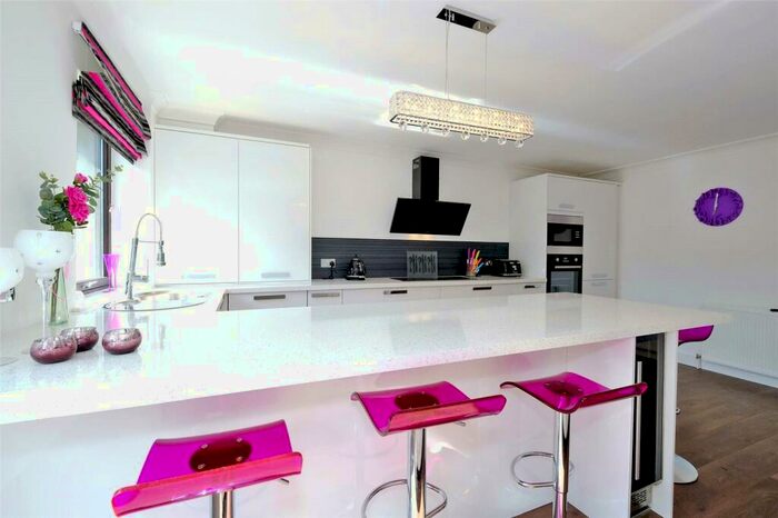 2 Bedroom Flat To Rent In Albert Den, Westend, Aberdeen City, Aberdeen, AB25