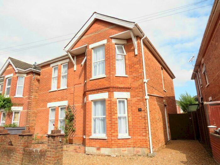 6 Bedroom House To Rent In Bedroom Detached House In Winton, BH3