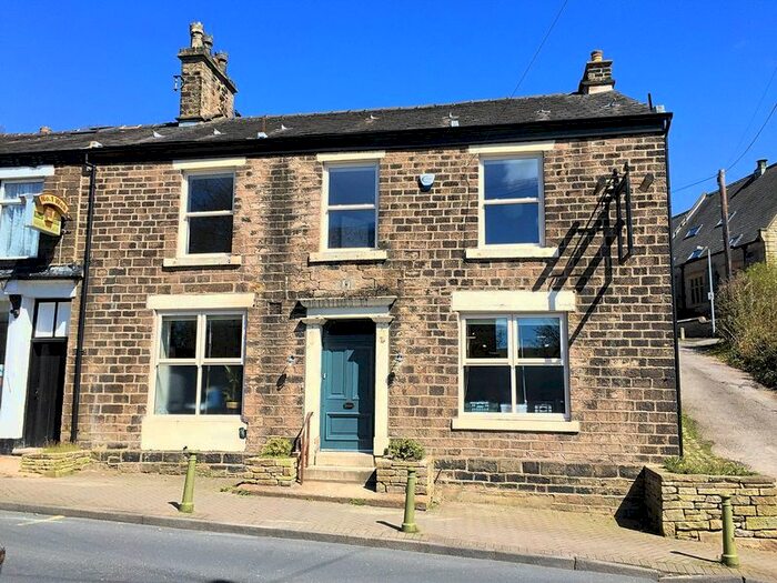 2 Bedroom Flat To Rent In Lower Market Street, Broadbottom, Hyde, SK14