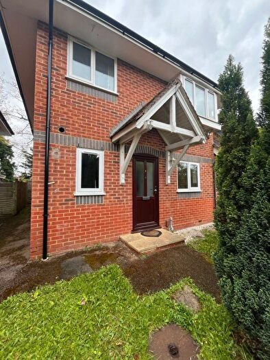 3 Bedroom End Terrace House To Rent In Masefield Gardens, Crowthorne, Berkshire, RG45