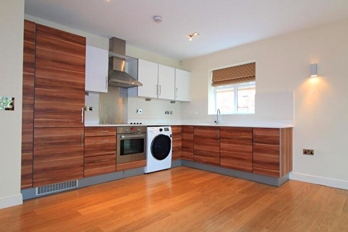 2 Bedroom Apartment To Rent In Shoppenhangers Road, Maidenhead, SL6