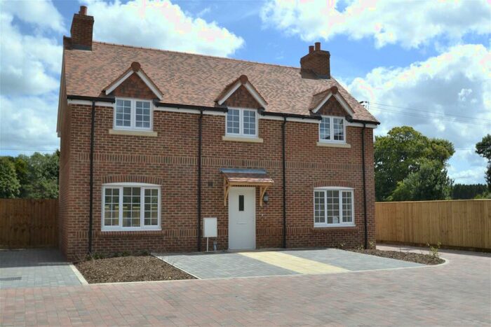4 Bedroom Detached House For Sale In Lawrence End, Hermitage, Berkshire, RG18
