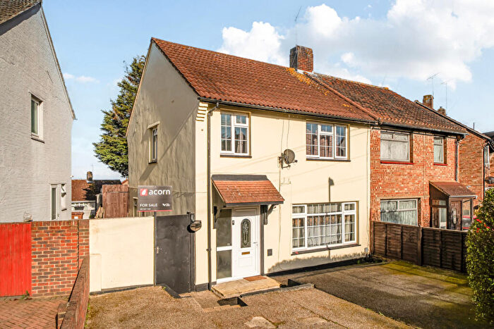 3 Bedroom Semi Detached House For Sale In Valence Road, Erith, DA8