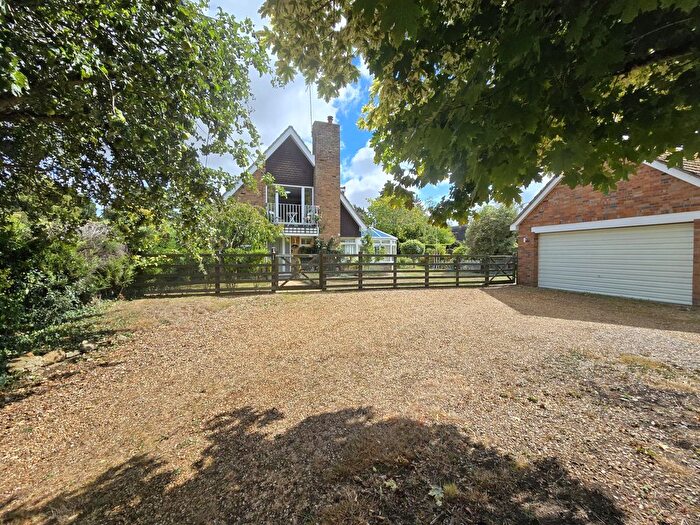 4 Bedroom Detached House For Sale In Hall Gardens, East Haddon, NN6