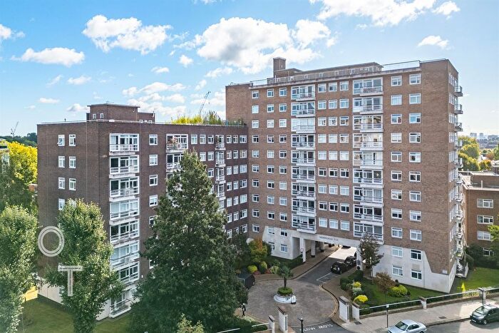 3 Bedroom Flat To Rent In St. Johns Wood Park, London, NW8