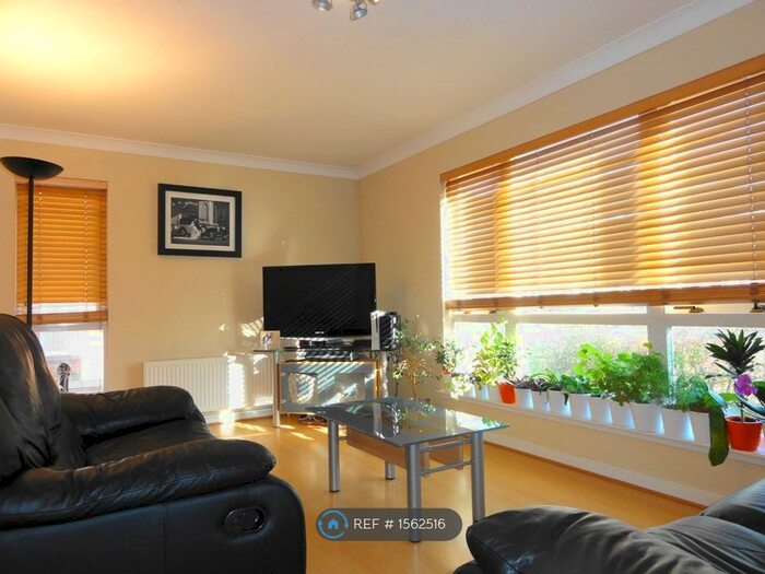 3 Bedroom End Of Terrace House To Rent In Strathblane Gardens, Glasgow, G13