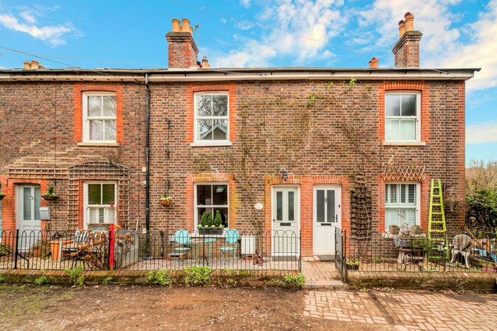 2 Bedroom Terraced House For Sale In Bonnys Road, Reigate, RH2
