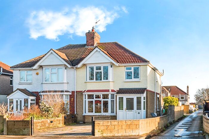 3 Bedroom Semi Detached House For Sale In Northern Road, Swindon, SN2