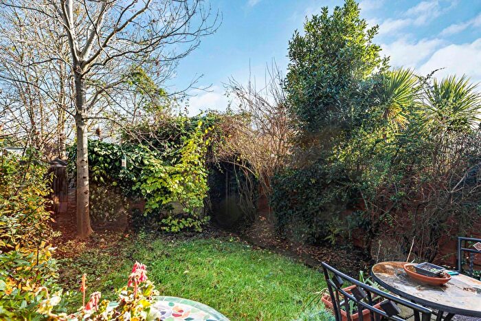 3 Bedroom Terraced House For Sale In Hall Farm Drive, Twickenham, TW2
