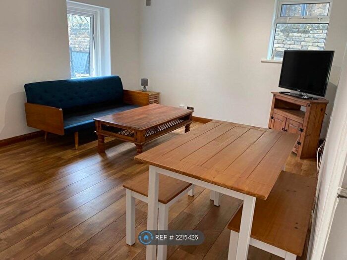 1 Bedroom Flat To Rent In Hermon Hill, London, E11