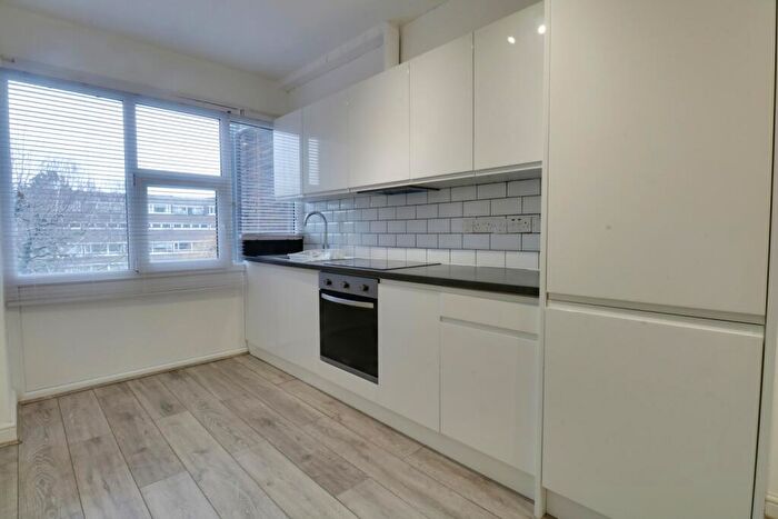 Studio To Rent In Elgar Lodge, Fair Acres, Bromley, Kent, BR2