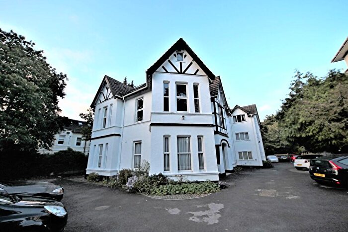 2 Bedroom Flat For Sale In Lansdowne Road, Bournemouth, BH1