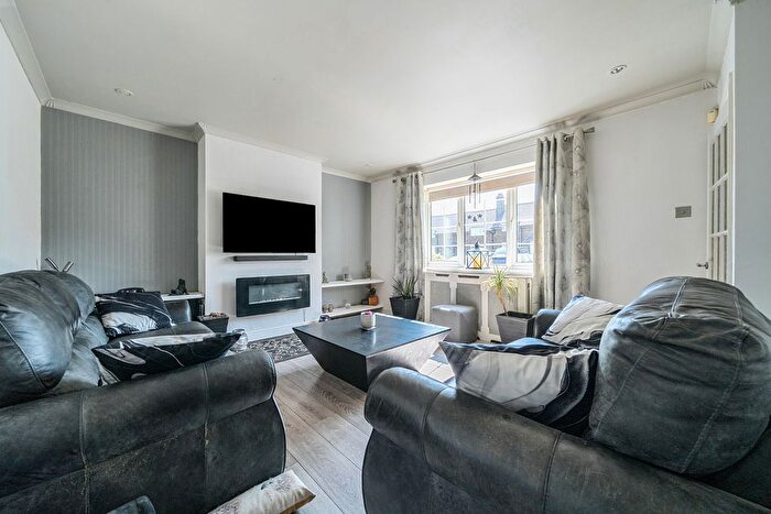 3 Bedroom Terraced House For Sale In The Vista, London, SE9