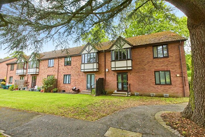 2 Bedroom Flat For Sale In Stenson Road, Derby, Derbyshire, DE23