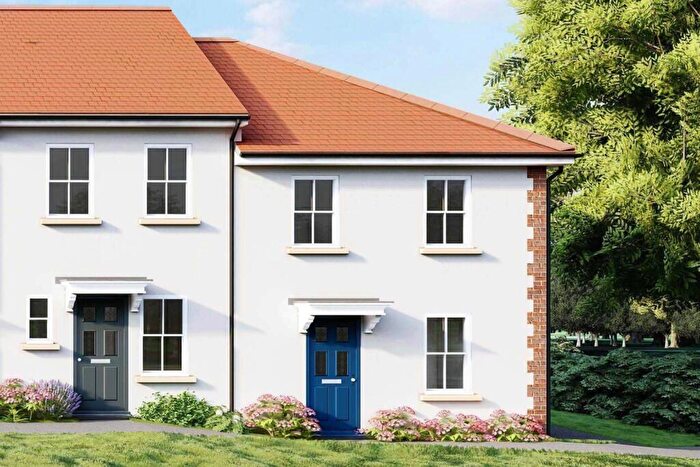 3 Bedroom Semi-Detached House For Sale In Lacey Avenue, Bideford, EX39