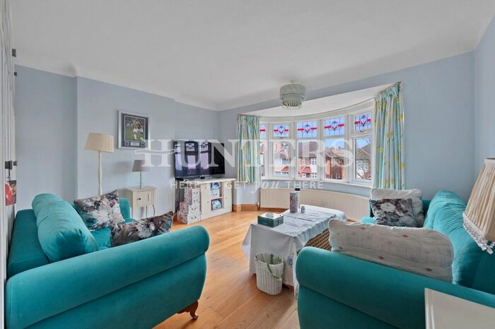 5 Bedroom Property To Rent In Osidge Lane, London, N14