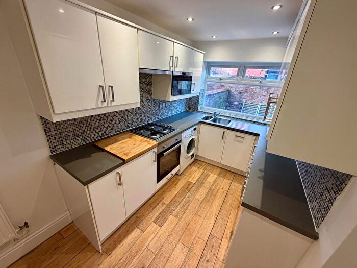 2 Bedroom Semi Detached House To Rent In Dorset Avenue, Manchester, M14