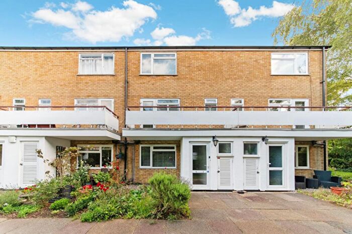 4 Bedroom Terraced House For Sale In Woodmansterne Lane, Banstead, SM7