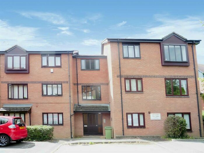 1 Bedroom Flat To Rent In Castle Mews, Castle Street, Wellingborough, Northants, NN8