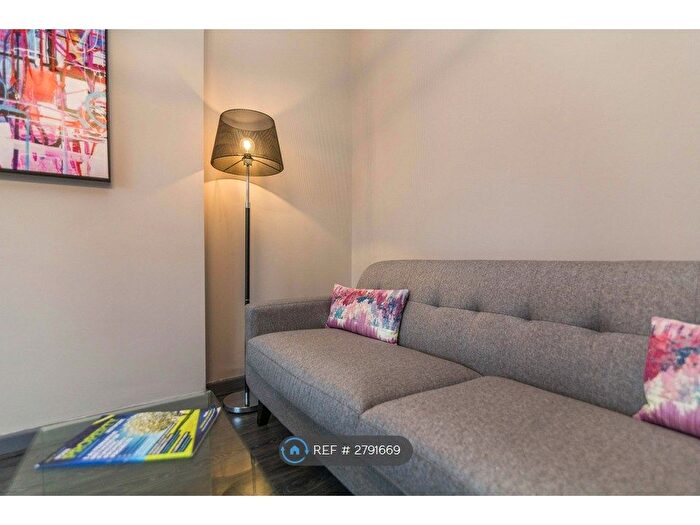 2 Bedroom Flat To Rent In Ebury Road, Nottingham, NG5