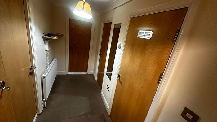 1 Bedroom Apartment To Rent In Park Street - Central Luton - Bedroom With Parking -, LU1