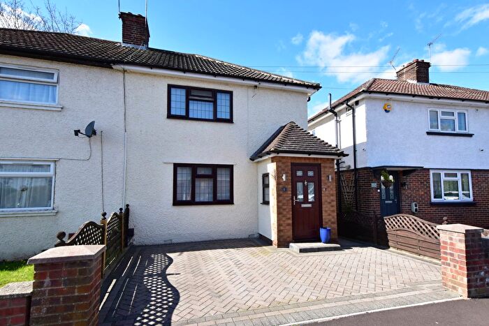 3 Bedroom Semi Detached House For Sale In Comyne Road, Watford, WD24