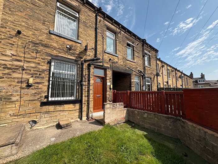 2 Bedroom Terraced House To Rent In West Park Road, Bradford, BD8