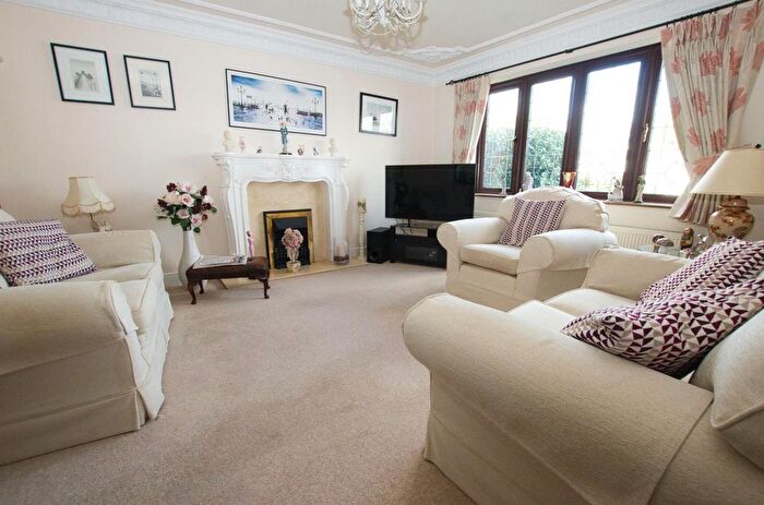 4 Bedroom Detached House For Sale In Monarch Way, West End, Southampton, SO30