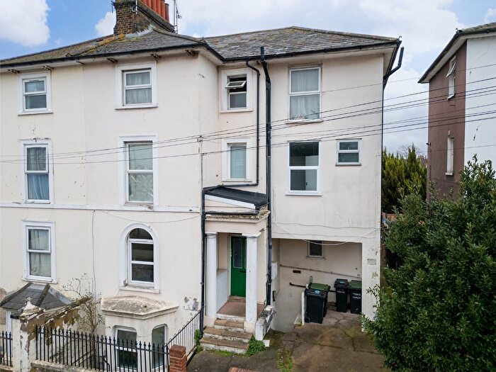 1 Bedroom Flat To Rent In Albion Road, Gravesend, Kent, DA12