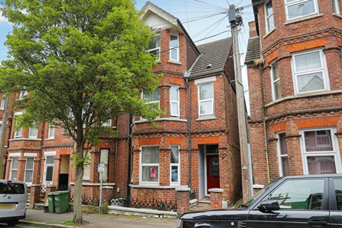 5 Bedroom Semi-Detached House For Sale In Radnor Park Crescent, Folkestone, CT19