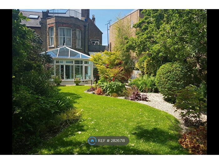 2 Bedroom Detached House To Rent In Lordship Lane, London, SE22