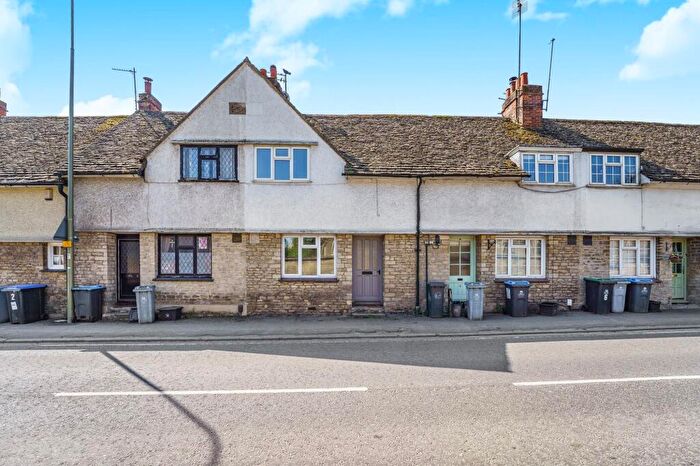 2 Bedroom Terraced House For Sale In Mill Street, Witney, OX28