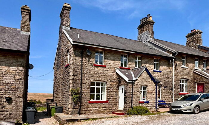 2 Bedroom End Of Terrace House For Sale In Railway Cottages, Garsdale, LA10