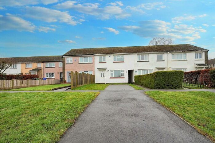 3 Bedroom Terraced House To Rent In Lilac Avenue, Stocksbridge, S36