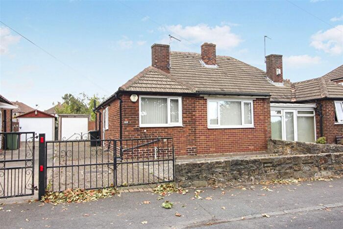 2 Bedroom Semi-Detached Bungalow For Sale In York Road, Leeds, LS14