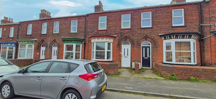 2 Bedroom Terraced House For Sale In Asquith Avenue, Scarborough, YO12