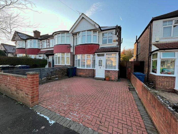 4 Bedroom Semi-Detached House To Rent In Millet Road, Greenford, UB6