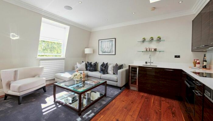 2 Bedroom Flat To Rent In Kensington Garden Square, Bayswater, W2