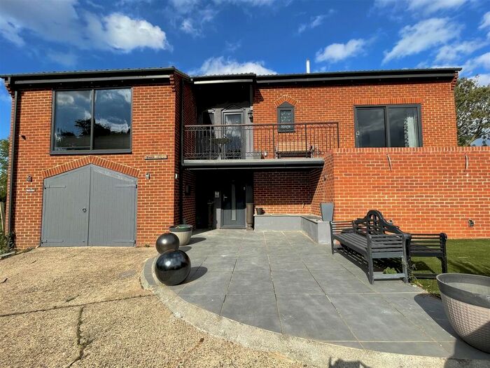 5 Bedroom Detached House For Sale In Green Lane, Lebberston, Scarborough, YO11