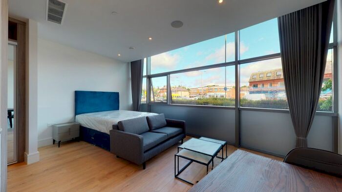 Studio To Rent In Station Road, Addlestone, KT15