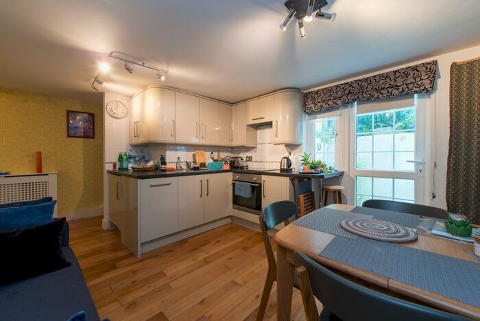 1 Bedroom Flat For Sale In Prospect Road, Broadstairs, CT10