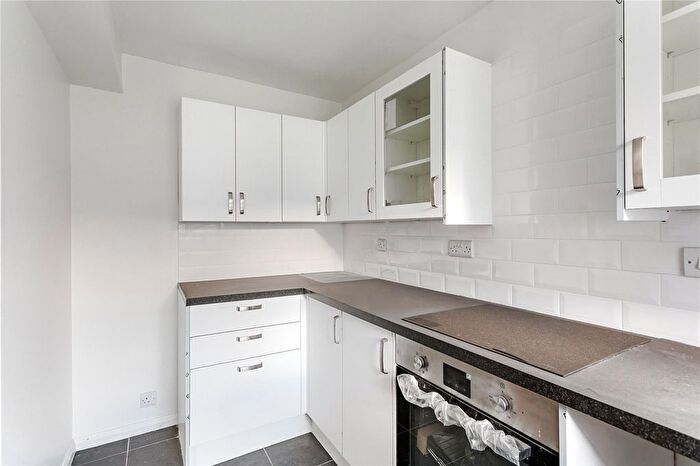 1 Bedroom Flat For Sale In Molyneux Drive, London, SW17