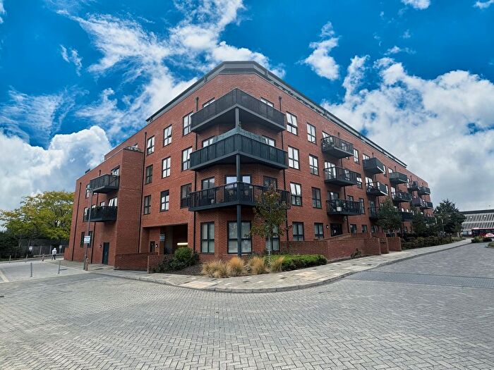 2 Bedroom Flat For Sale In Pitcher Lane, Ashford, TW15